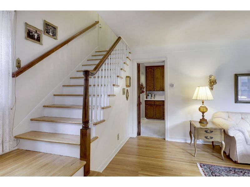 1851 Beechwood Ave, Saint Paul, MN 55116