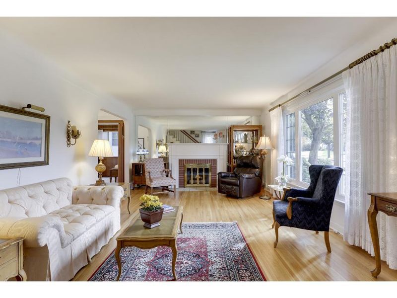1851 Beechwood Ave, Saint Paul, MN 55116