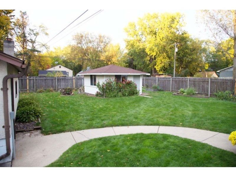 2473 14th Ave E, North Saint Paul, MN 55109