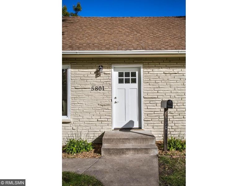 5801 Oregon Ave N, Crystal, MN 55428