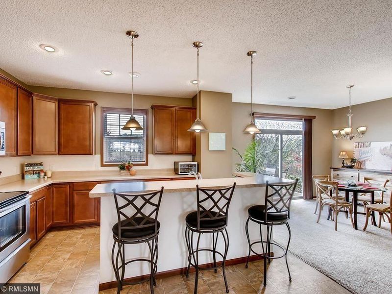 1557 Sumac Cir, Carver, MN 55315