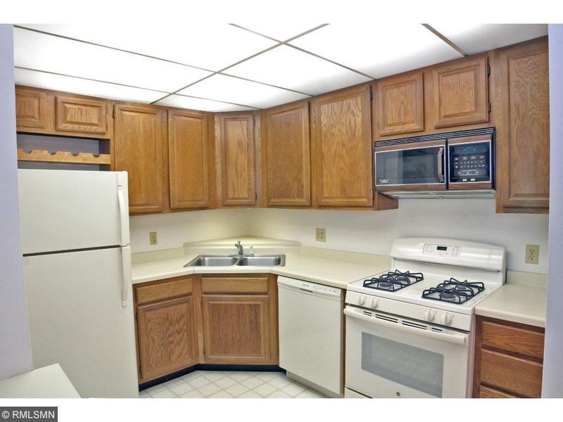 6710 Vernon Ave S #413, Edina, MN 55436