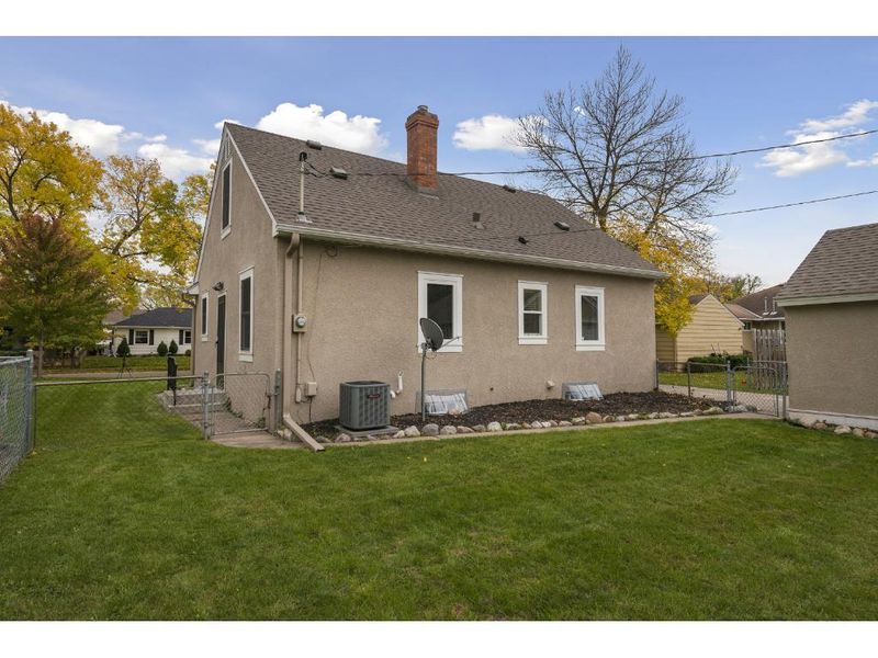 4309 Zenith Ave N, Robbinsdale, MN 55422
