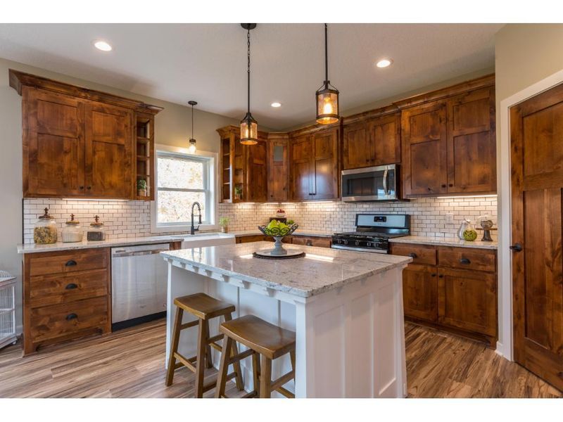 1533 206th Ave NW, Oak Grove, MN 55011