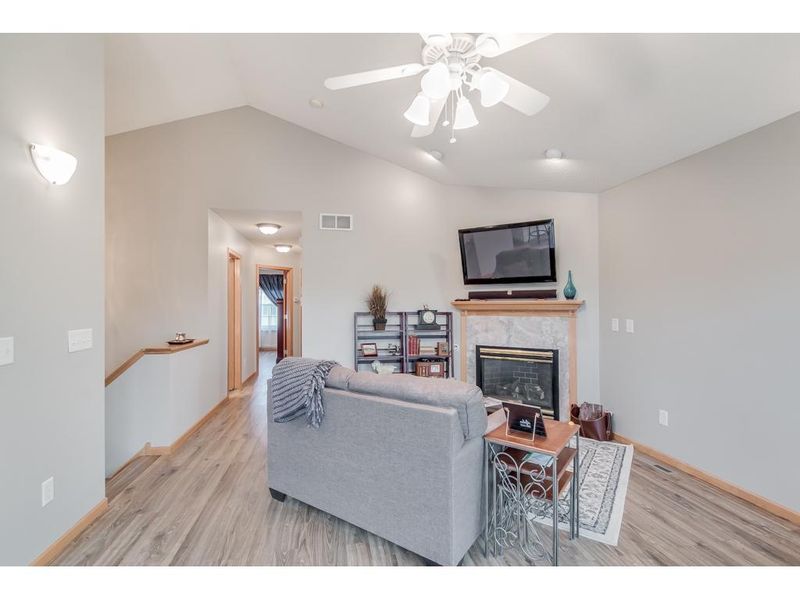 7394 Windsor Dr N, Shakopee, MN 55379