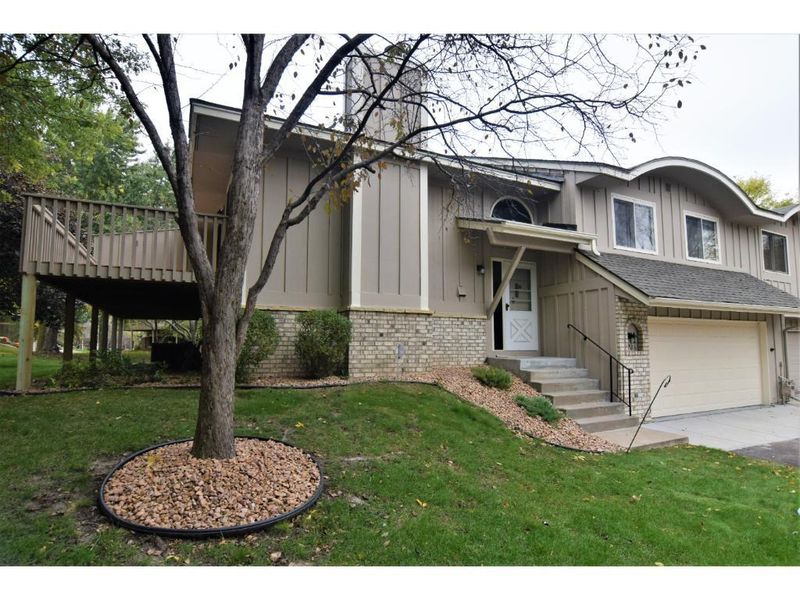 13706 85th Ave N, Maple Grove, MN 55369