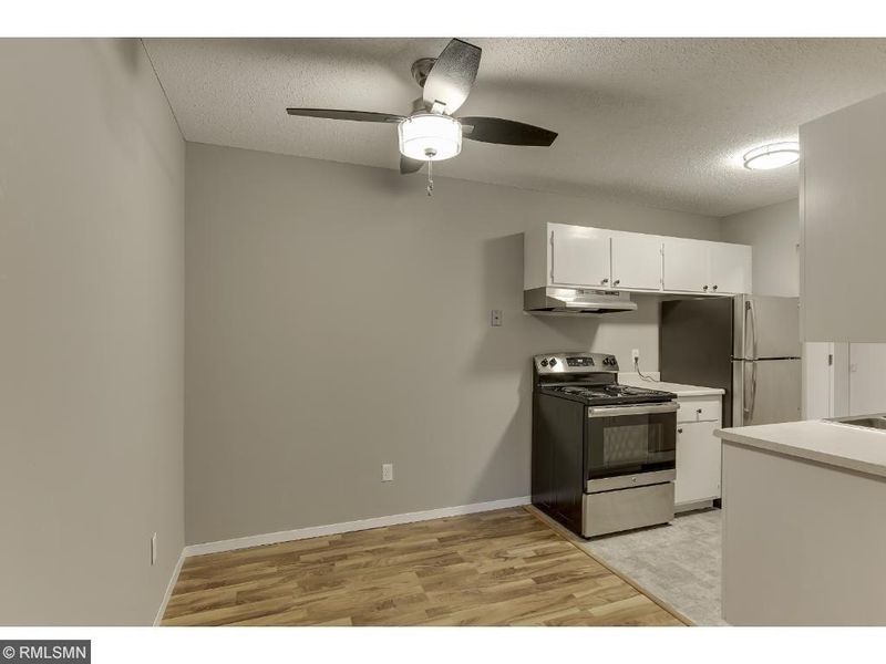 2009 E 122nd St #C23, Burnsville, MN 55337