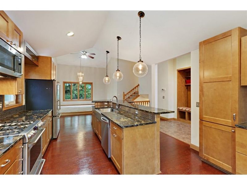 8210 Havelock Ct, Apple Valley, MN 55124