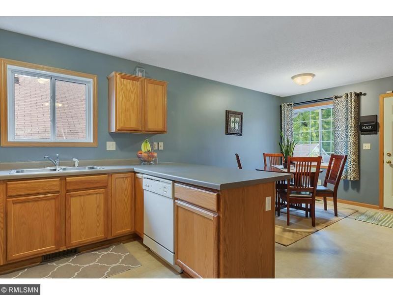 1354 Hazel St N, Saint Paul, MN 55119