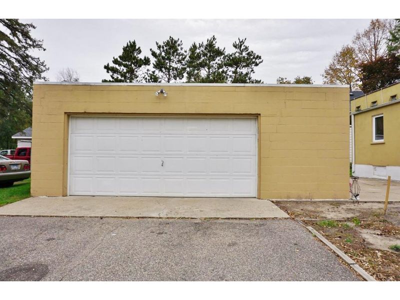 1231 Broadway Ave S, Sauk Rapids, MN 56379
