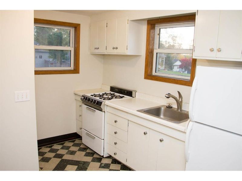 1231 Broadway Ave S, Sauk Rapids, MN 56379