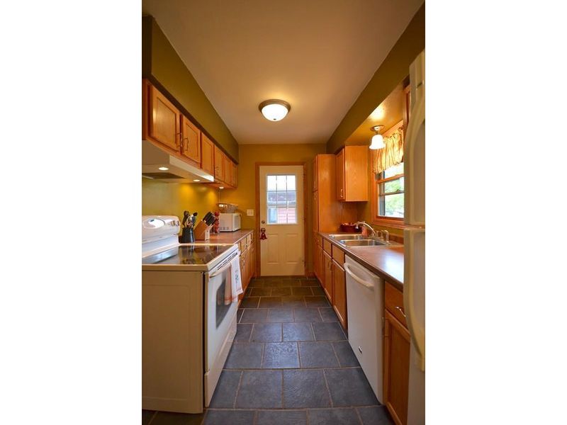 112 Manor Ave, Goodhue, MN 55027