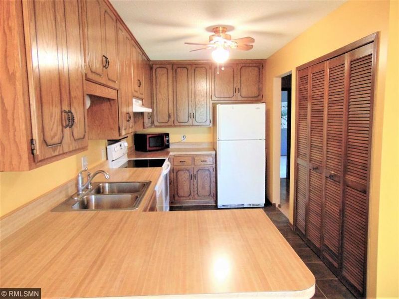 5111 148th St W, Apple Valley, MN 55124