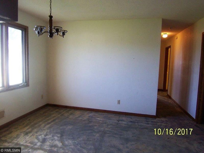 853 Clark Ave, Gibbon, MN 55335