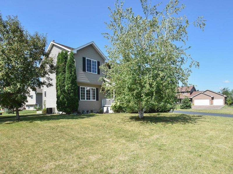 576 Amur Cir NW, Saint Michael, MN 55376