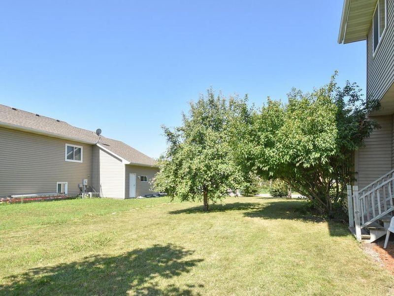 576 Amur Cir NW, Saint Michael, MN 55376