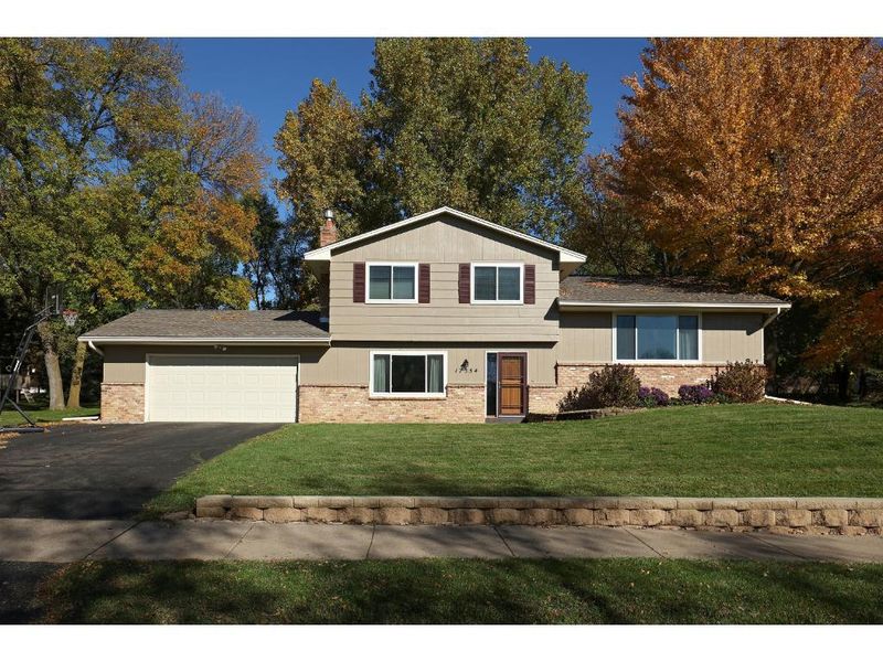 17354 Weaver Lake Dr, Maple Grove, MN 55311