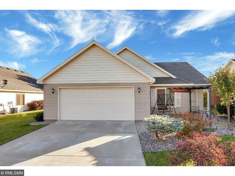 1910 W Oakes Dr, Saint Cloud, MN 56303