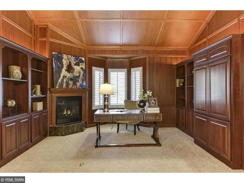 6440 Thornberry Curve, Excelsior, MN 55331