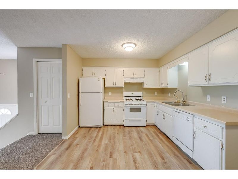103 Welter Cir, Saint Michael, MN 55376