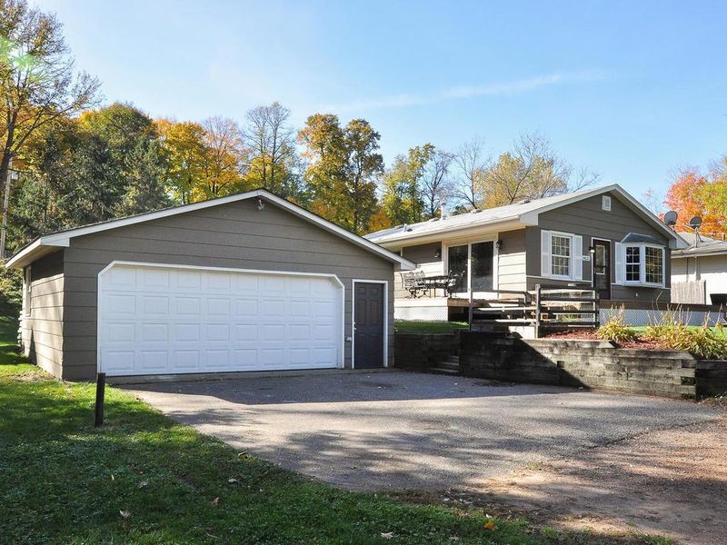 4621 Manchester Rd, Mound, MN 55364