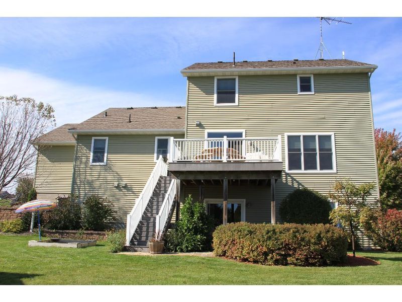105 Bluestone Dr, Dundas, MN 55019