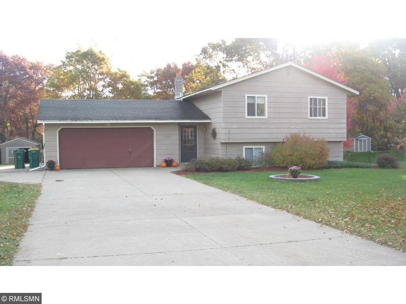 2850 Laurel St S, Cambridge, MN 55008