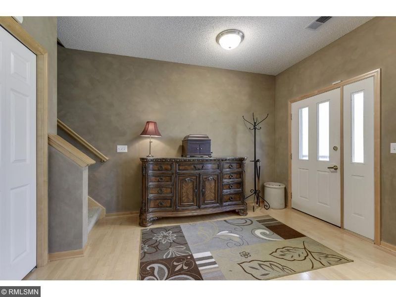 13900 53rd Ave N #107, Plymouth, MN 55446