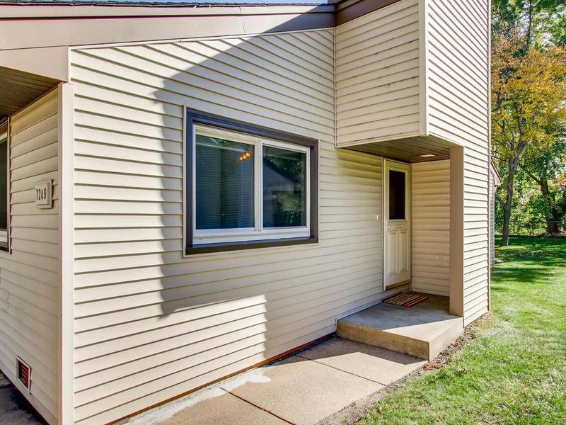 7249 Brunswick Ave N, Brooklyn Park, MN 55429
