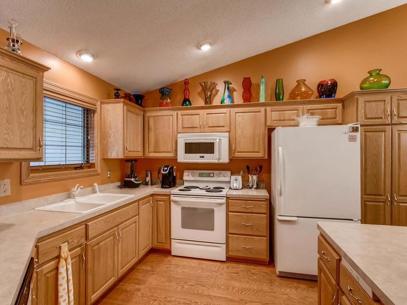 5909 Creekview Ln N, Brooklyn Park, MN 55443