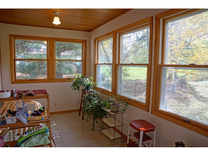 1874 Kohlman Ave, Maplewood, MN 55109