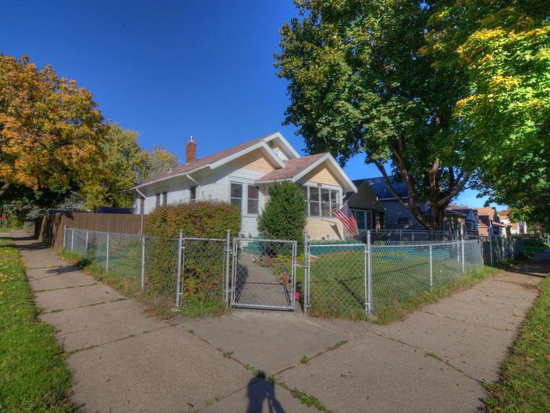 1241 5th St E, Saint Paul, MN 55106