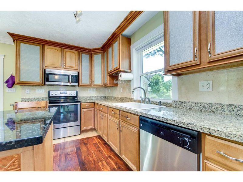 1892 Holton St, Falcon Heights, MN 55113