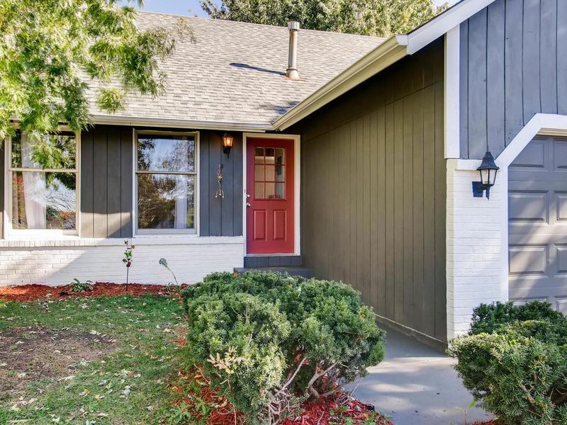 16150 Dodd Ln, Rosemount, MN 55068