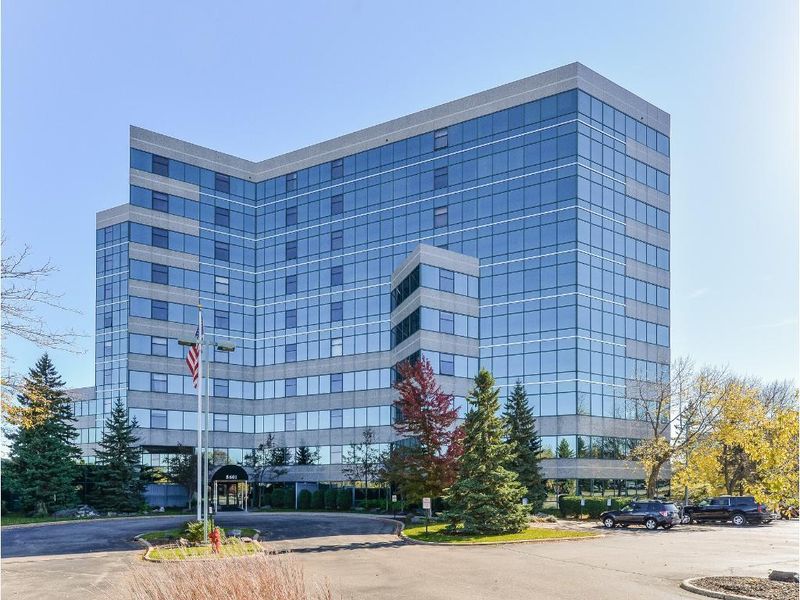 5601 Smetana Dr #213, Minnetonka, MN 55343