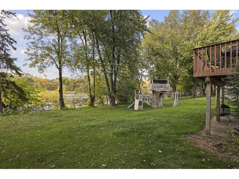 2430 Gettysburg Ave S, Saint Louis Park, MN 55426