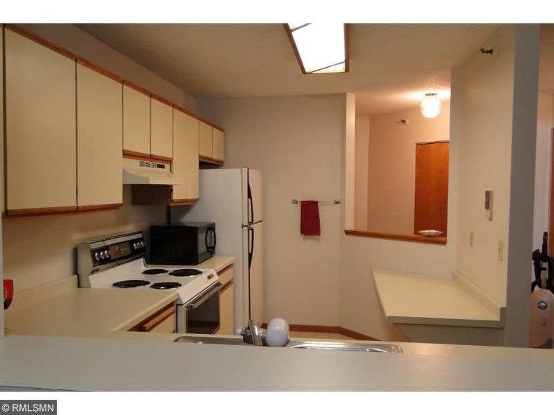 7631 Edinborough Way #5120, Edina, MN 55435