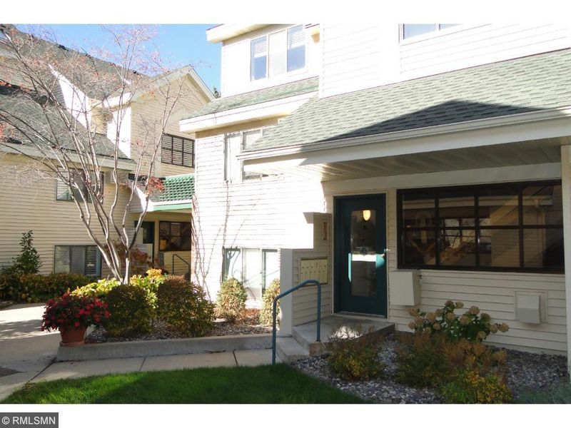 7631 Edinborough Way #5120, Edina, MN 55435