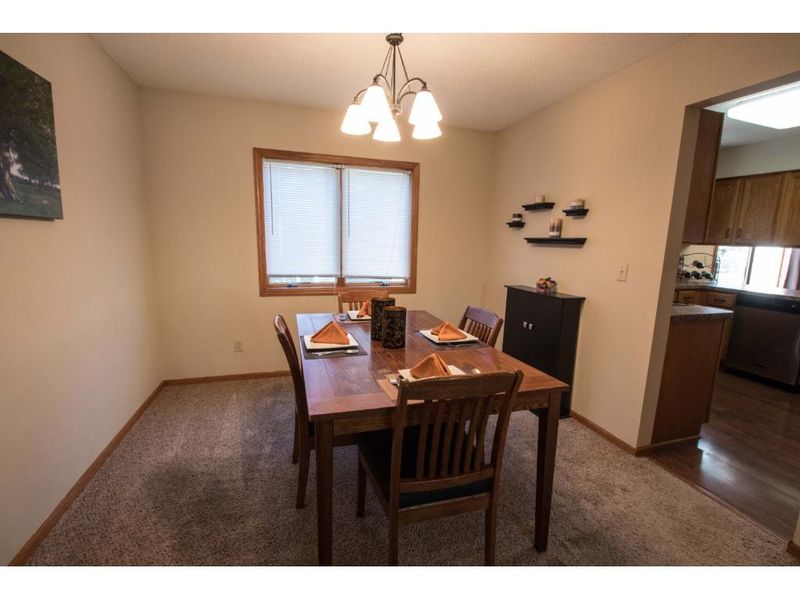 6067 W Broadway Ave, New Hope, MN 55428