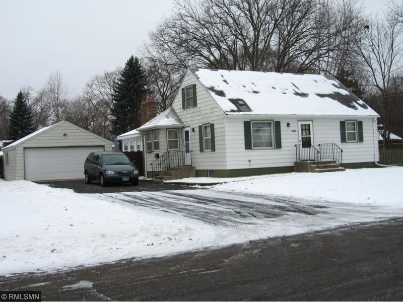 8320 Bloomington Ave, Bloomington, MN 55425