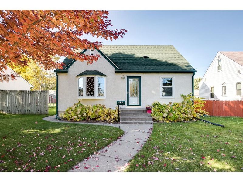654 2nd Ave NW, New Brighton, MN 55112