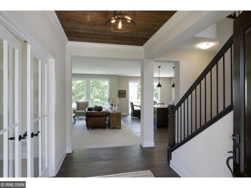 9989 Windsor Ter, Eden Prairie, MN 55347