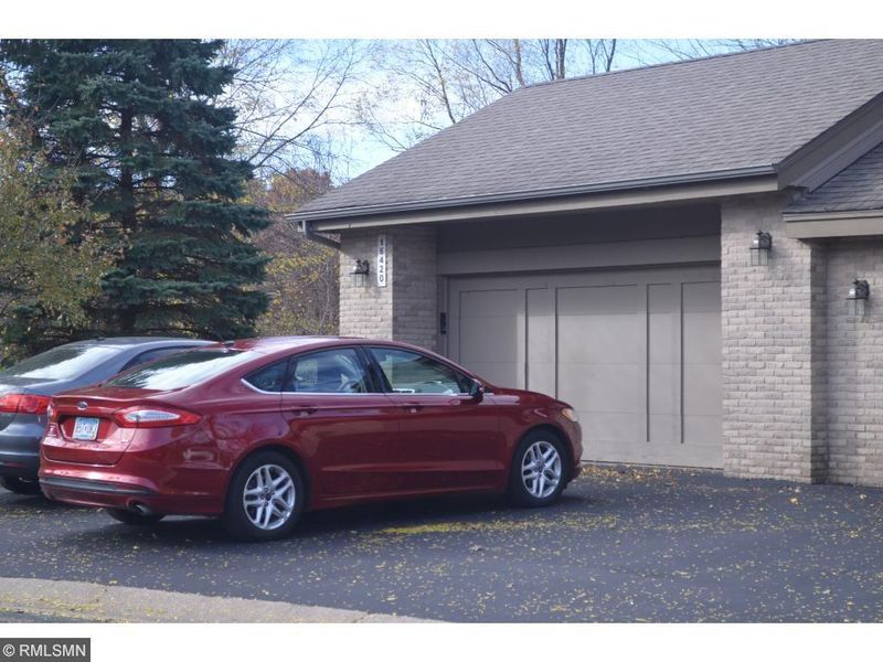 16420 Grenwich Ter, Eden Prairie, MN 55346