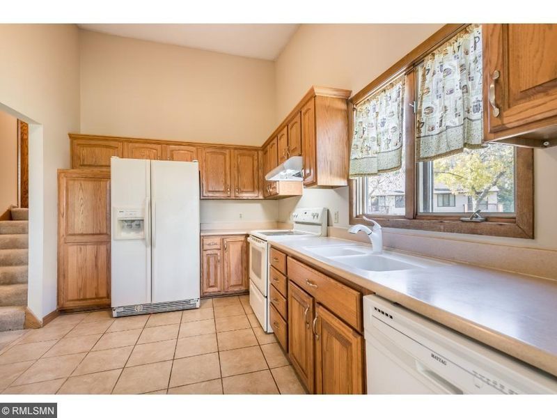 2406 County Road D W #1, Roseville, MN 55112