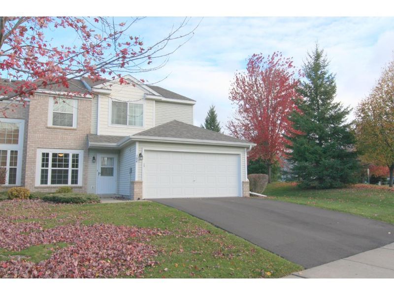 304 Wilderness Dr, Chaska, MN 55318