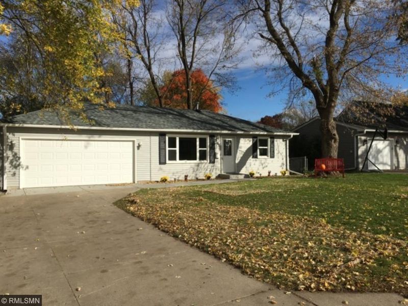 6812 N 34th Ave, Crystal, MN 55427