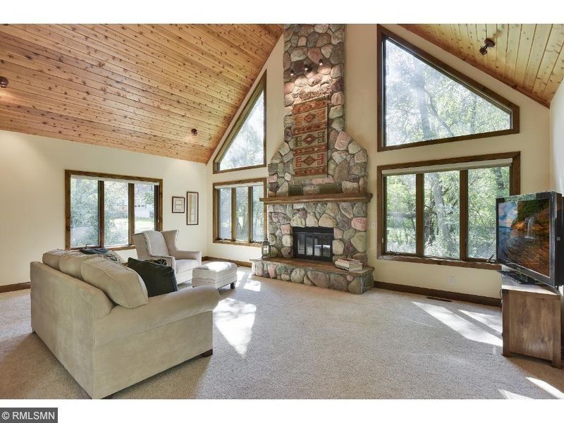 75 Pleasant Ave, Excelsior, MN 55331