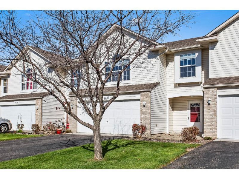 1027 Juniper Ct, Shakopee, MN 55379