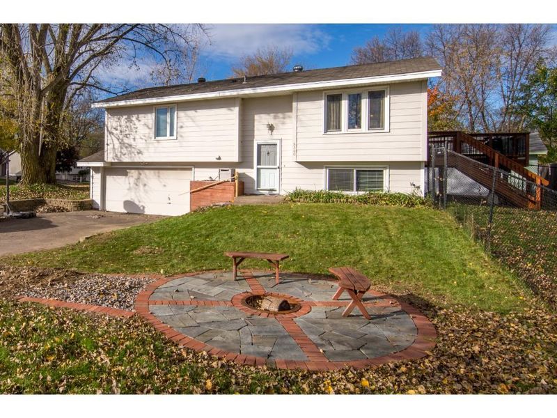 8500 Green Haven Dr, Brooklyn Park, MN 55445