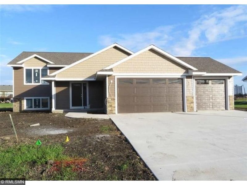 71 Balsam Ln, Madison Lake, MN 56063